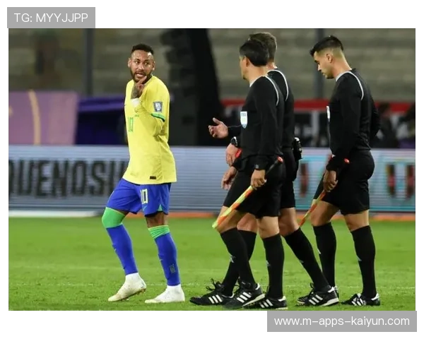 内马尔助攻精妙，巴西组合默契令人拍案